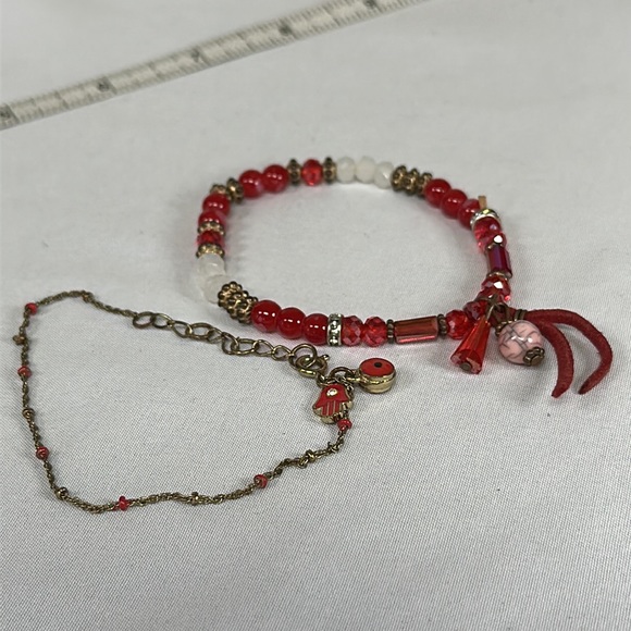 Group of seven red vibe bracelets - Picture 9 of 9
